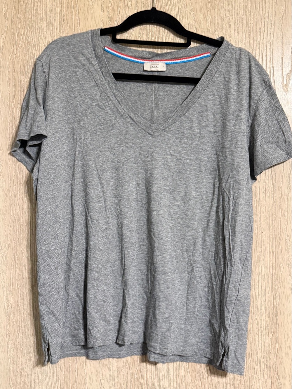 AYR Women's Gray V-Neck Short Sleeve Tee